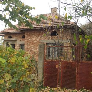 Rural property with house, annex and land in a big village 