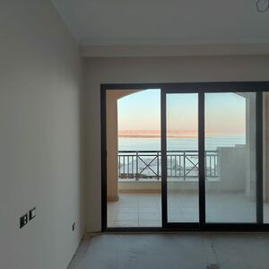 One-bedroom apartment with sea view 115 m² for sale
