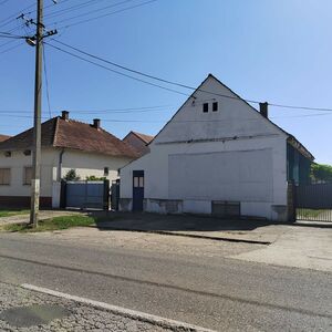 I am selling a house in Simanovci