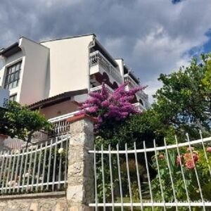 House with apartments near the sea Bijela-Herceg Novi
