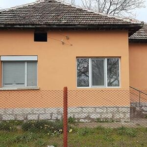 2 BEDROOM HOUSE WITH LAND OUTBUILDING AND BARN