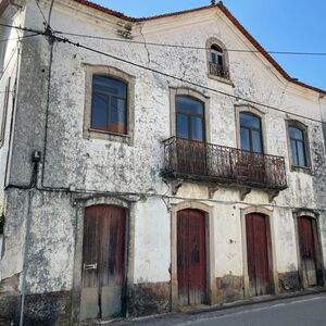Detached house to Rebuild in Troviscal, Castanheira Pera