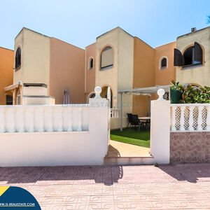 House with a yard in Torrevieja, Alicante province