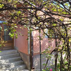 I am selling a house in Zajecar