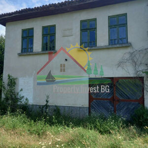 2-Storey house 139m2, 2350m2 yard, near General Toshevo town