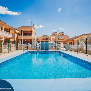 House with shared swimming pool, in the province of Alicante