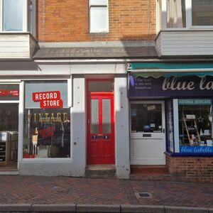 1 bed first floor flat above a shop in Ventnor Isle of Wight