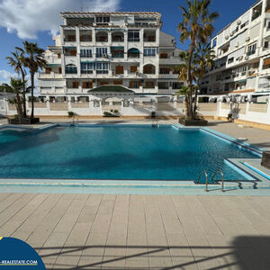 Apartment with shared pool in Alicante province, in the town