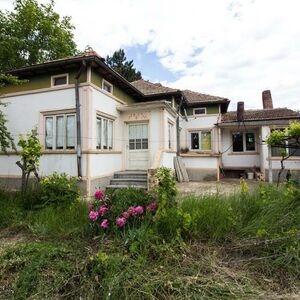 2- Bed house with nice garden near Balchik and the beach