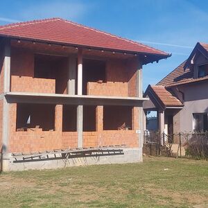 House in Ostruznica on 15 ares of land