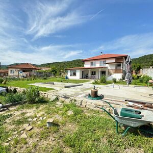 House with 4 beds and swimming pool, 15 m. to Sunny Beach