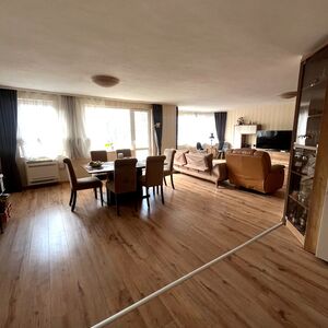 Three bedroom apartment in ideal center of Varna