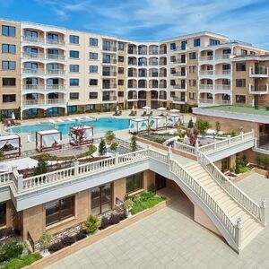 2-Bedroom Apartment with Sea View, Valencia Gardens