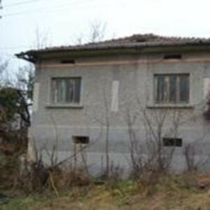 Cheap Property located in the mountain village of Nikolaevo 