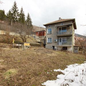Two-storey brick solid house in the village of Churek , 25 k