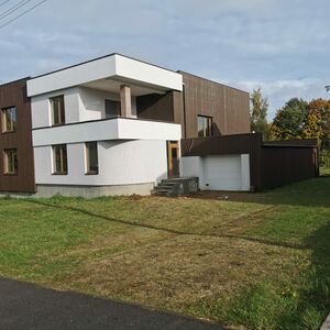"For Sale: Stunning 600 m² Lakefront House 