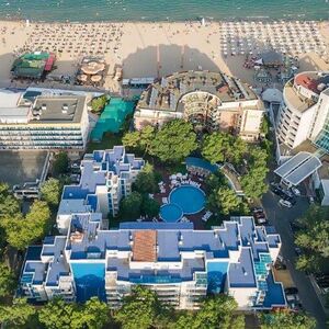 Top floor 1-Bedroom Apartment with Big Balcony | Excelsior