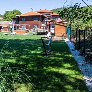 We present you a house for sale in the village of Mladezhko