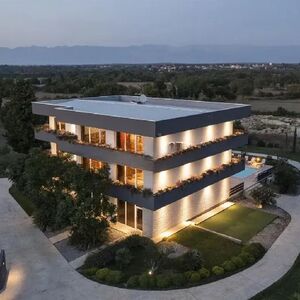 Spacious Villa with Pool for 26 Guests – A Tranquil Oasis Ne