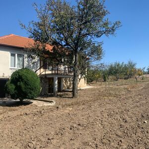Renovated house with а big garden 50 mins drive to the beach