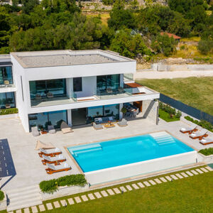 Luxury Villa with Panoramic Views of Kaštela Bay
