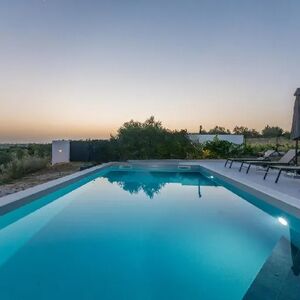 Luxury Villa with Spacious Grounds Near Zadar