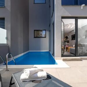 Modern Terraced House with Pool – Funtana