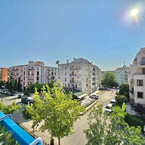 Big Studio with Balcony and separate bedroom in Elit 4 