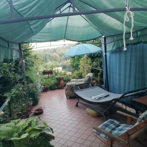 sutri, historical centre, flat+terrace 150 sq.m+annex