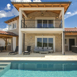 Charming Stone Villa near Poreč – Tranquility & Luxury 