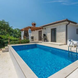 Beautiful House with Pool in a Peaceful Location – Istria
