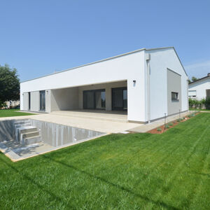 Modern Ground-Floor House with Pool Near Poreč