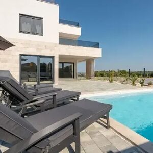 Modern Villa with Pool in a Peaceful Location near Zadar