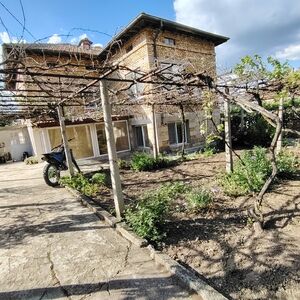 Charming two-storey house,well-organized area