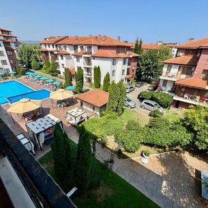 Bargain price: 2-Bedroom Pool-View Apartment in Apollon 4