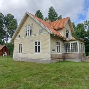 Swedish Paradise Awaits: Renovate Your Dream Farm on 2.5 Hec