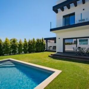 €1.055.000 / 3br - 309m2 - Modern 3-Bedroom Villa in Cascais