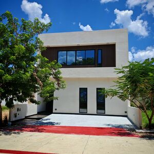 Modern residential in the exclusive Altozano complex