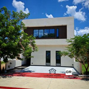 Modern residential in the exclusive Altozano complex