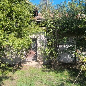 Old rural property with spacious yard and quiet location