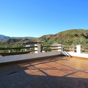 Townhouse with a Wonderful Roof Terrace
