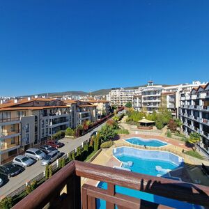 One-Bedroom Apartment with Sea and Pool View in Royal Palm 