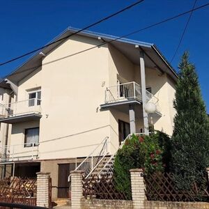 Smederevska Palanka house + premises