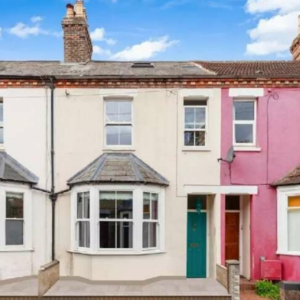 3 bedroom terraced house for sale
