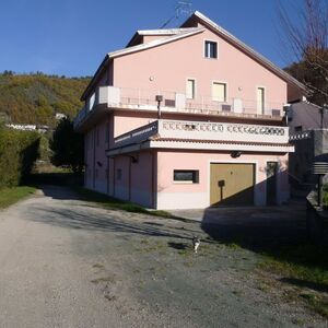 Farmhouse with land - Tuscany 
