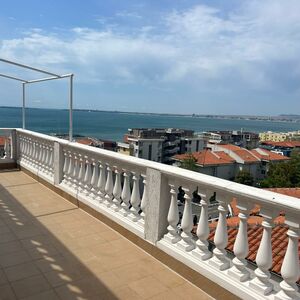 3-Bedroom Apartment with Yacht Harbor View in Caprice