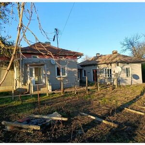 2 HOUSES, GARAGE, OUTBUILDING, 8 MINUTES FROM DOBRICH CITY