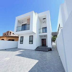 4 Bedroom House for sale at Sakumono 