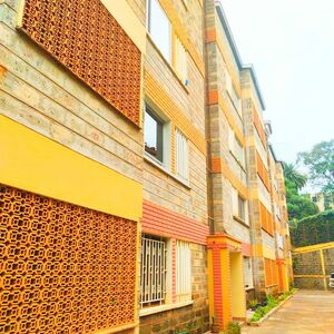 Classic 4 Bedrooms Secure & Tranquil Family-Friendly Home