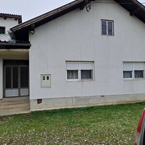 A farm with spring and 5 hectares